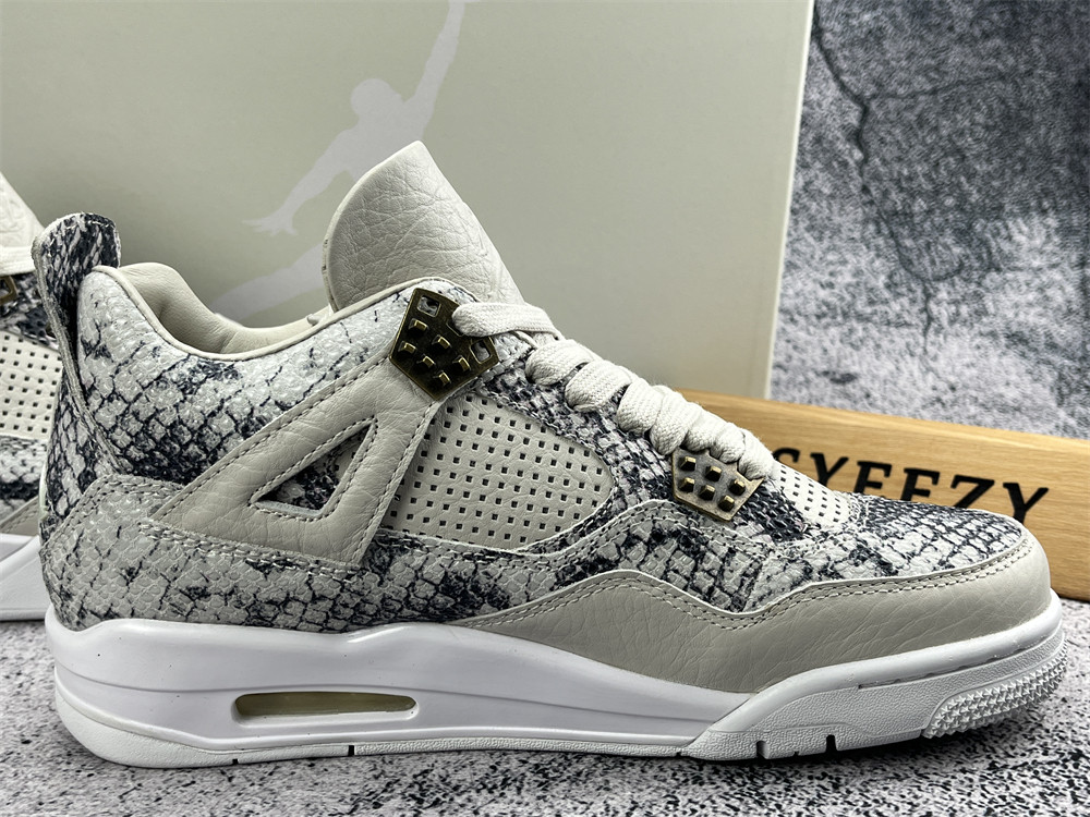 UA AIR JORDAN 4 RETRO PREMIUM 