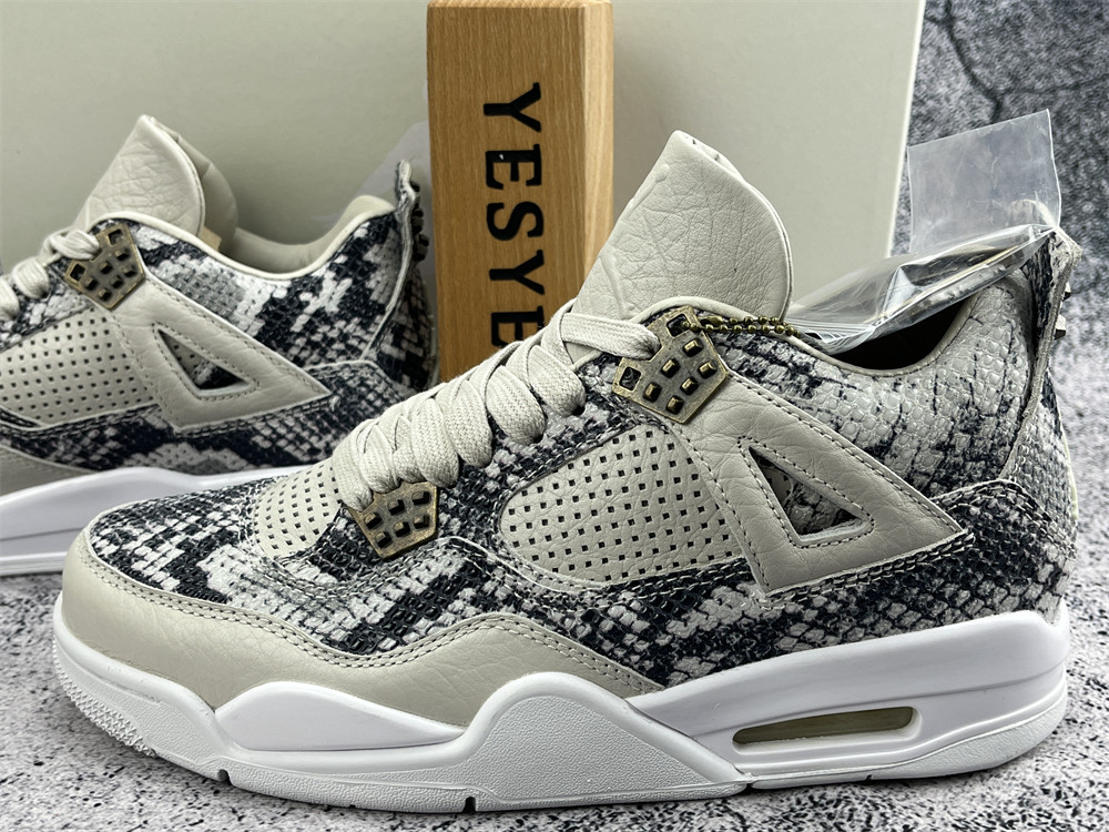 UA AIR JORDAN 4 RETRO PREMIUM