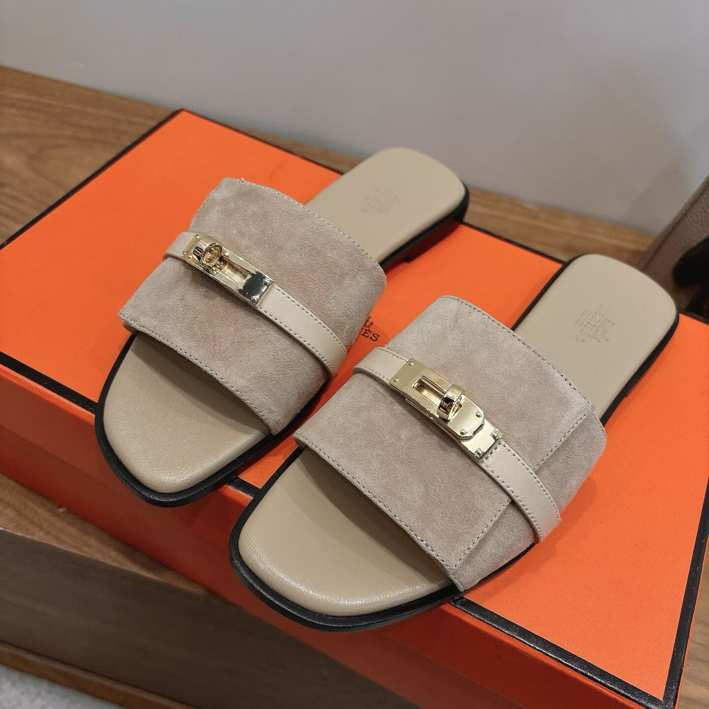 UA Hermès Giulia Sandal