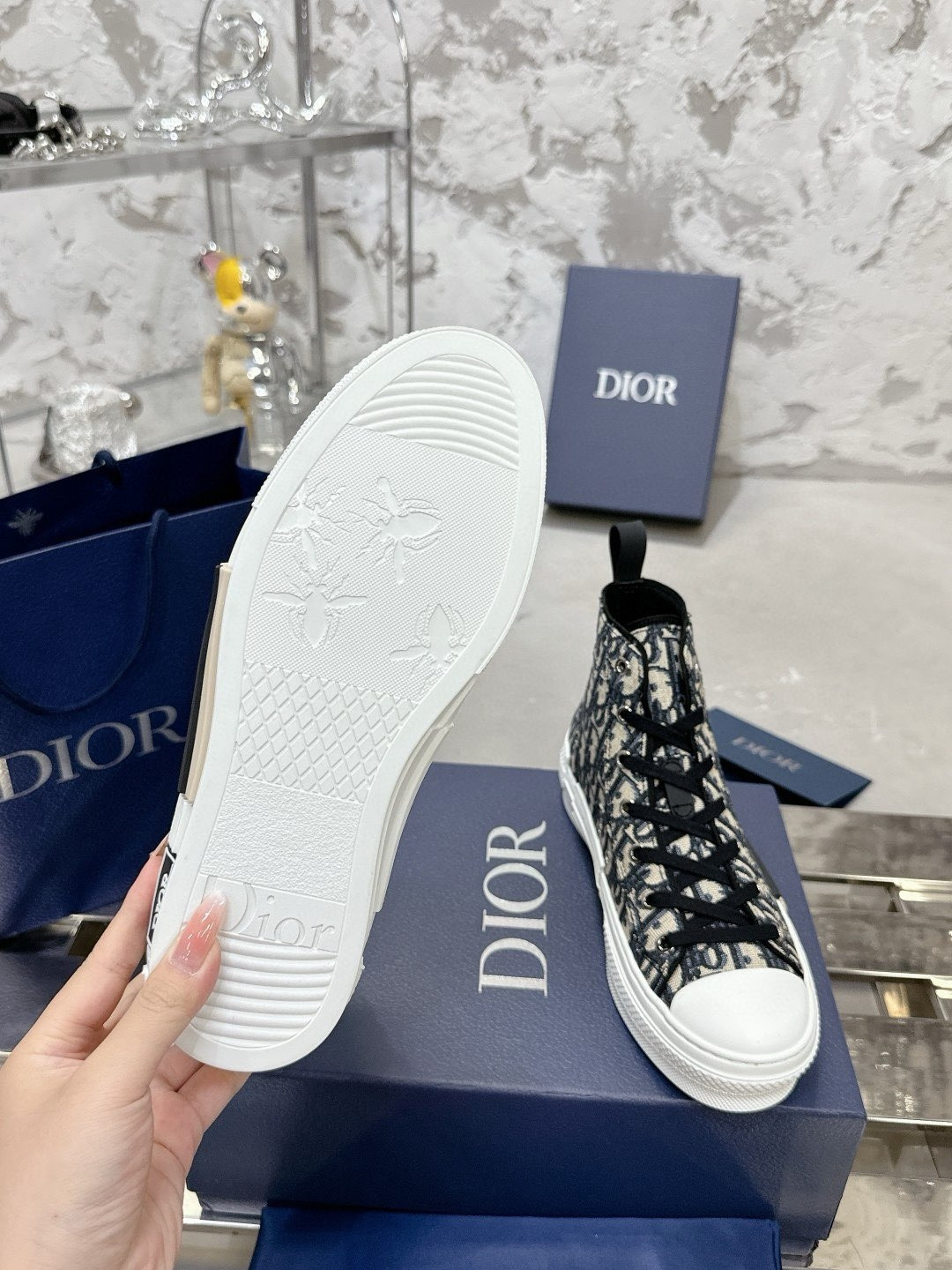 UA Dior Sneaker
