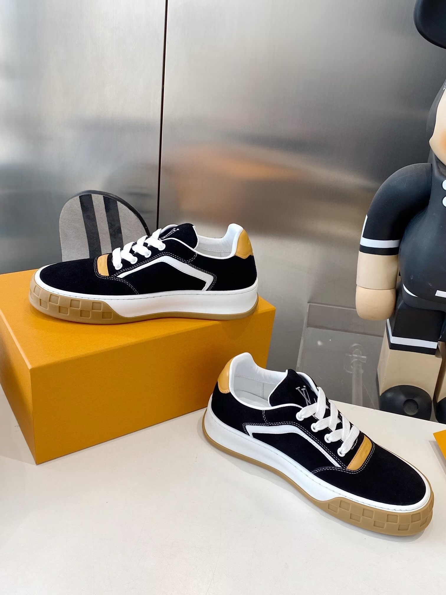 UA LV Tilted Sneaker