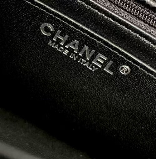 Ch**el Mini Classic Handbag Lambskin & Silver-Tone Metal Black 13.5x 17x8cm