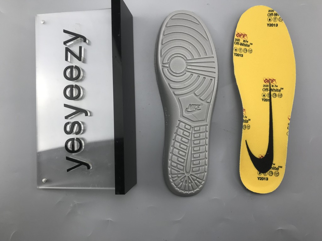 UA NIKE OFF-WHITE X DUNK LOW "UNIVERSITY GOLD"