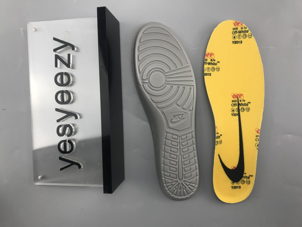 UA NIKE OFF-WHITE X DUNK LOW "UNIVERSITY RED"