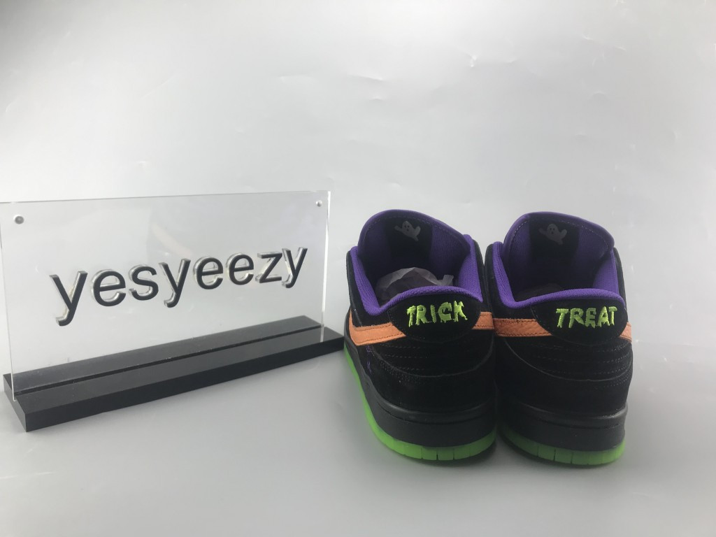 UA NIKE DUNK LOW SB "NIGHT OF MISCHIEF"