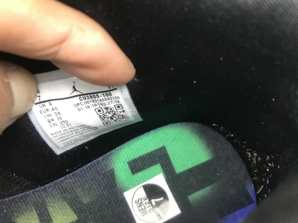 UA AIR JORDAN 1 MID SE FRLS NA "FEARLESS"