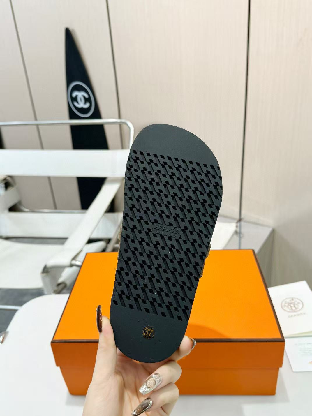 UA H**me5 Jackson sandal