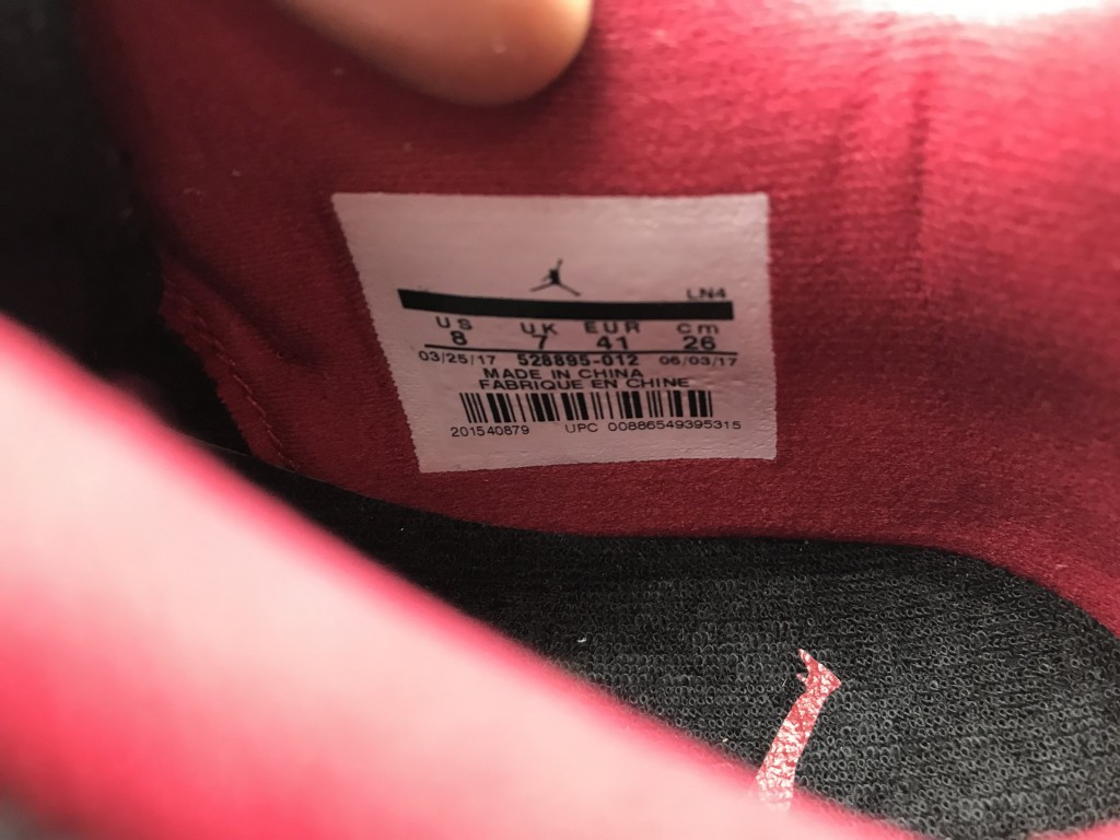 UA AIR JORDAN 11 RETRO LOW BRED