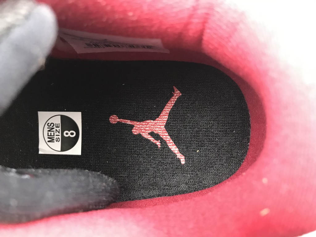 UA AIR JORDAN 11 RETRO LOW BRED