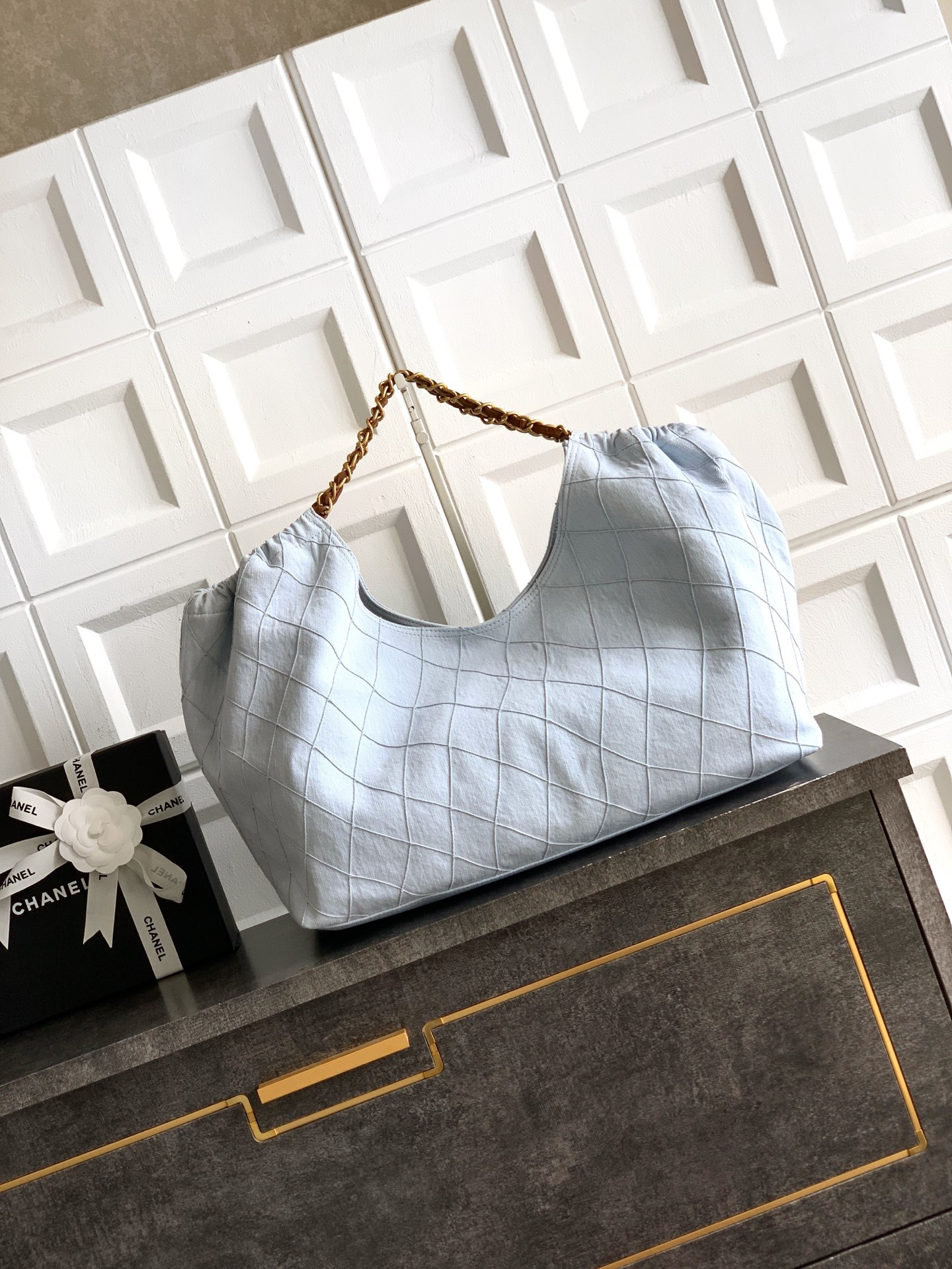 Ch**el small shopping bag as6191 20x43x17cm
