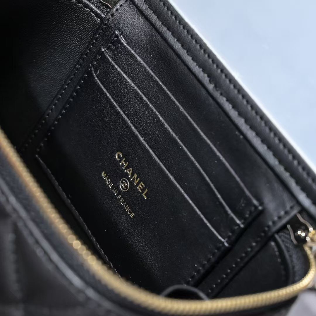 Ch**el Clutch With Chain 10x16x8cm