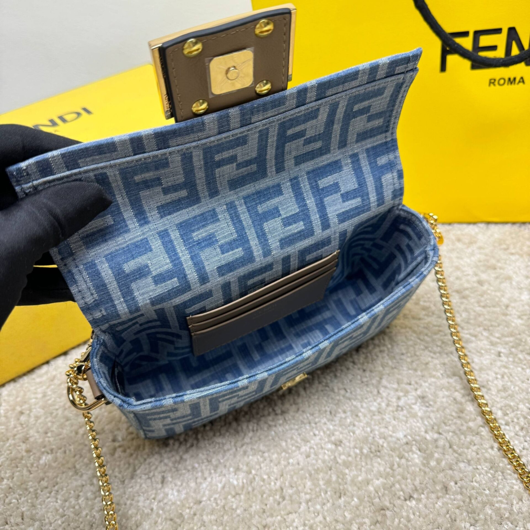 F**di Mini Baguette Denim 20x13x5cm