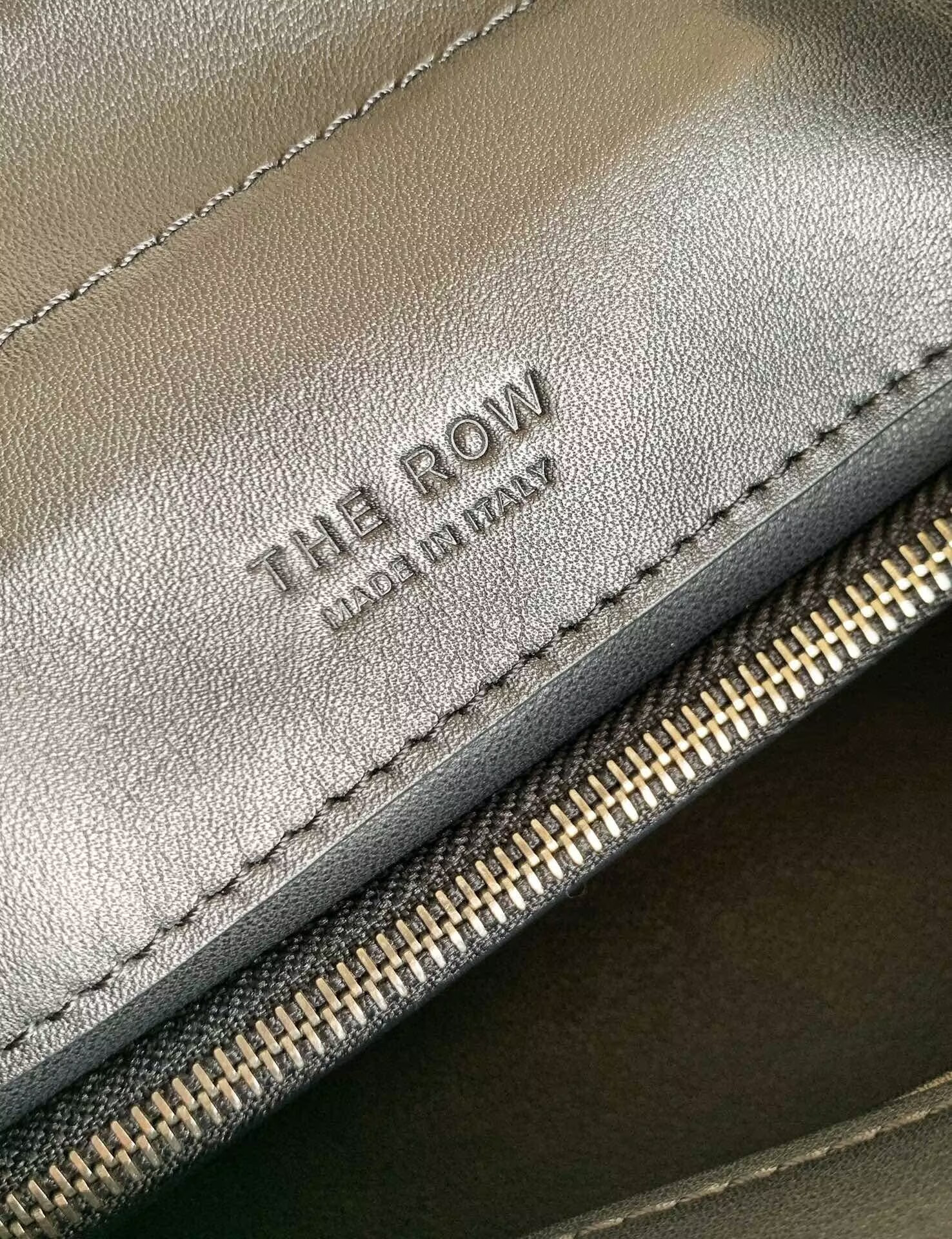 The R0w Peggy Clutch in Leather 28x13x14cm