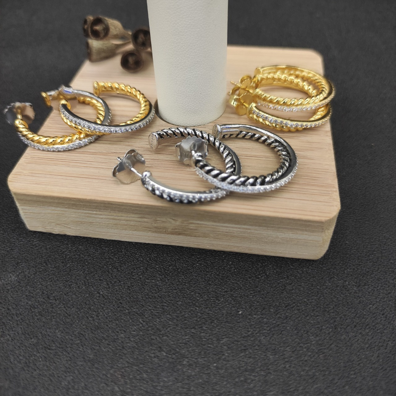 David Yurman lemniscate D1am0nd Earrings(Inner diameter about 2cm)