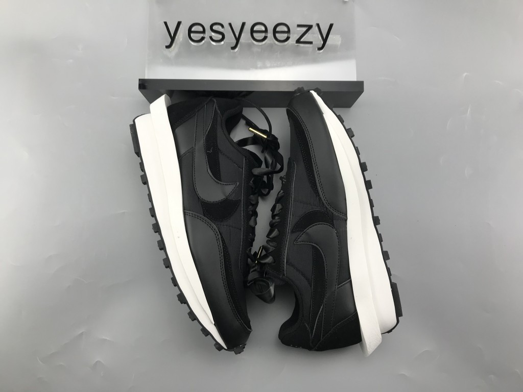 UA NIKE SACAI X LDWAFFLE "BLACK NYLON"