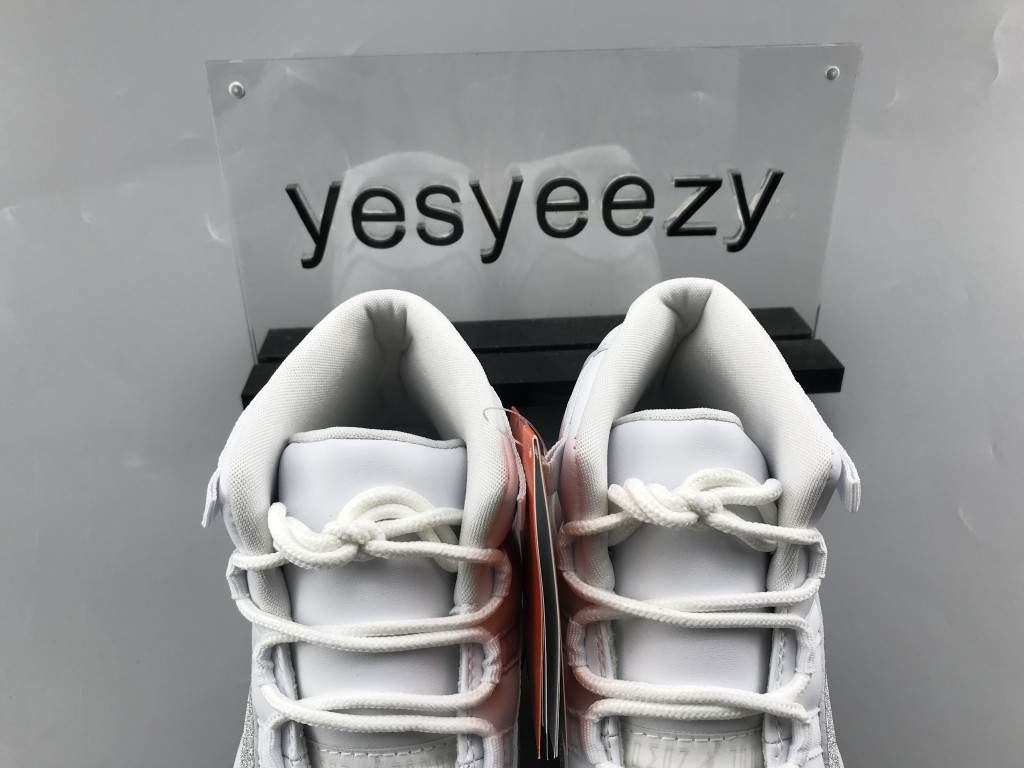 UA WMNS AIR JORDAN 11 RETRO "VAST GREY"