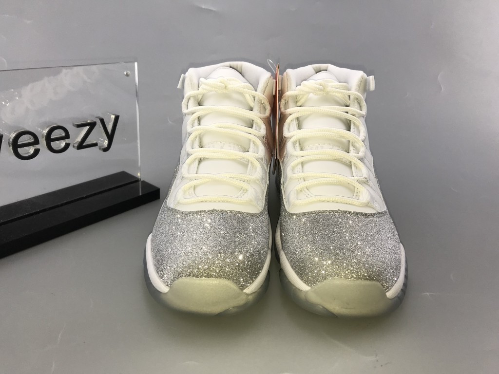 UA WMNS AIR JORDAN 11 RETRO "VAST GREY"