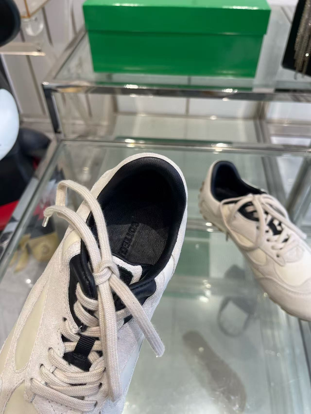 UA B0tt*ga Ven*ta Orbit Sneakers