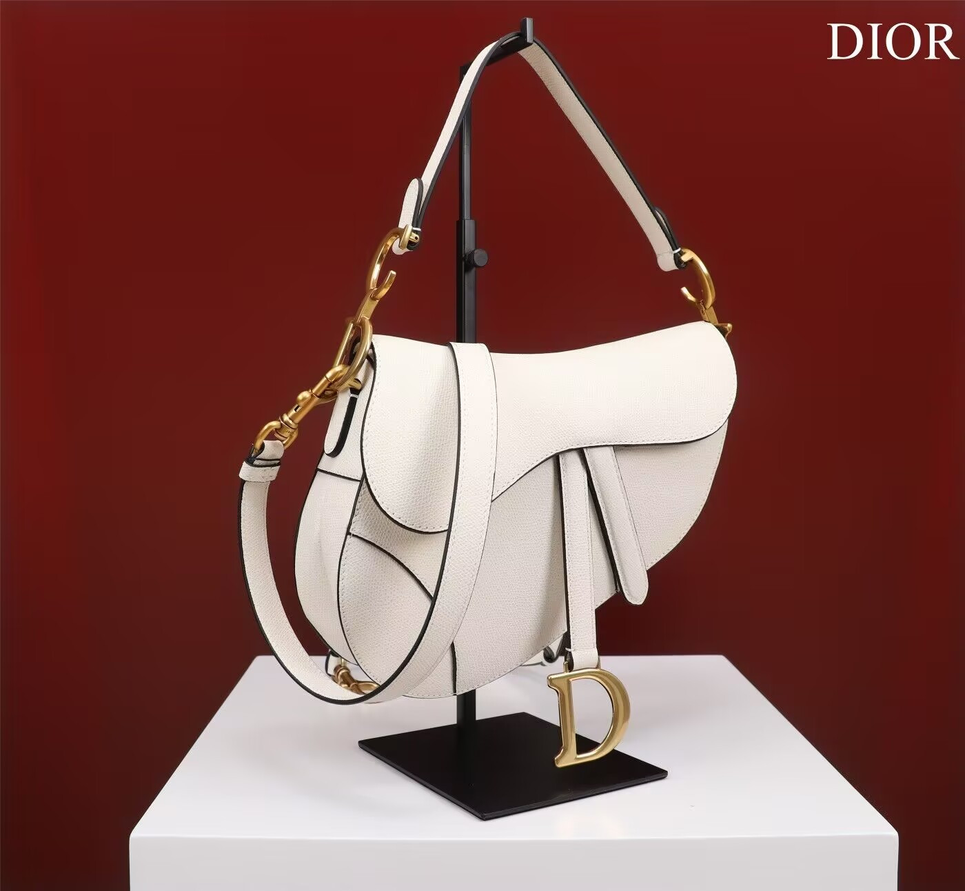 D10r MINI SADDLE BAG WITH STRAP Grained Calfskin 19 x 16 x 5 cm