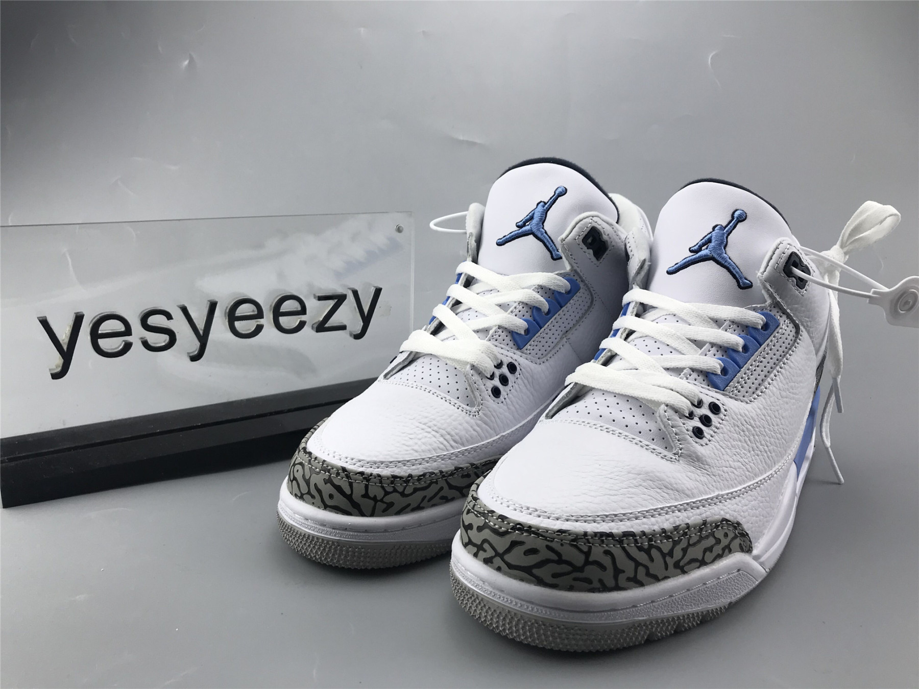 UA AIR JORDAN 3 RETRO "UNC"