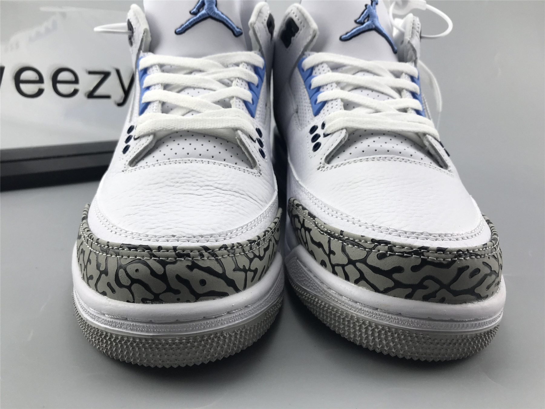UA AIR JORDAN 3 RETRO "UNC"