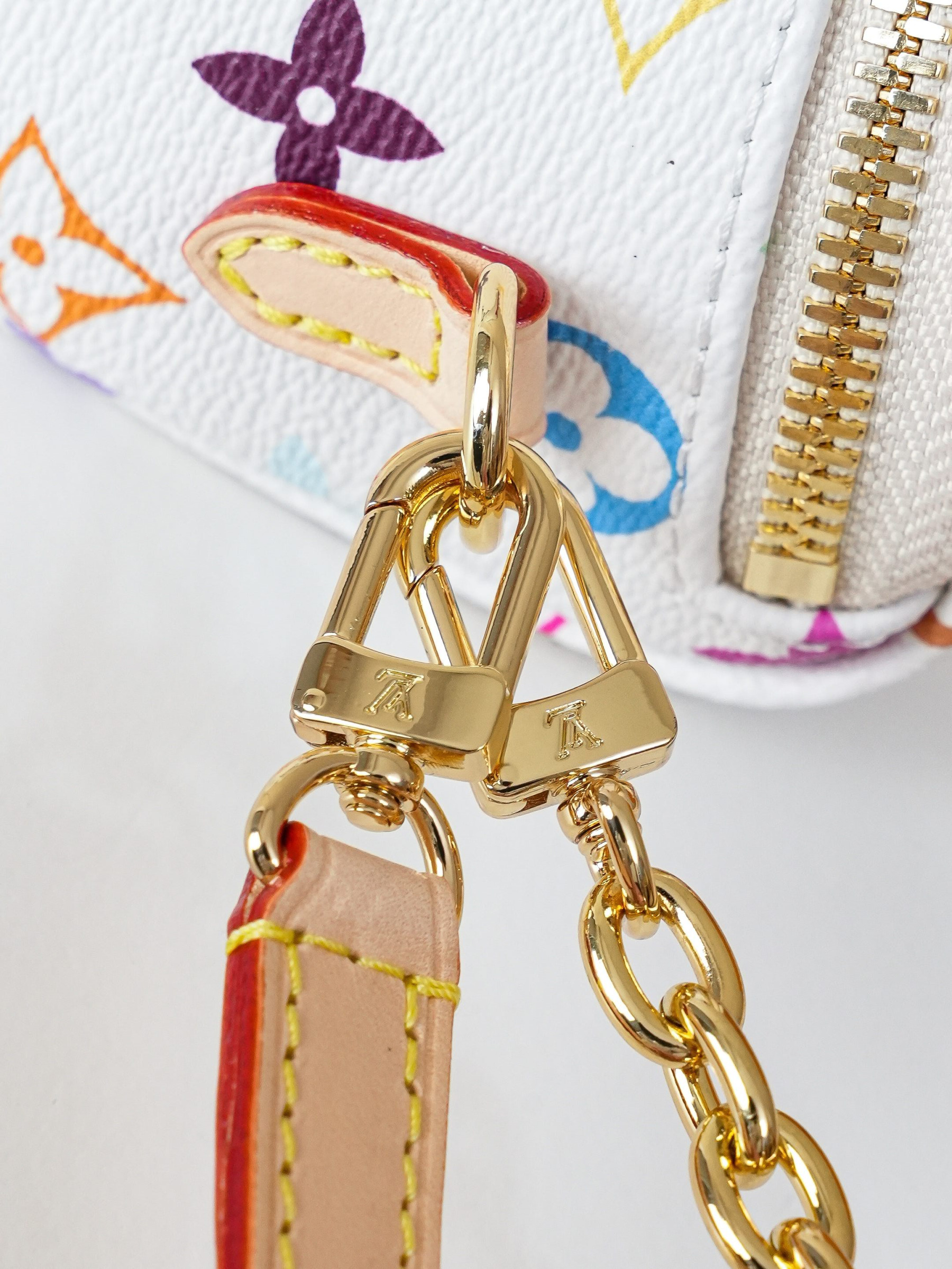 LV x TM Mini Bumbag M00130 17x12x9.5cm