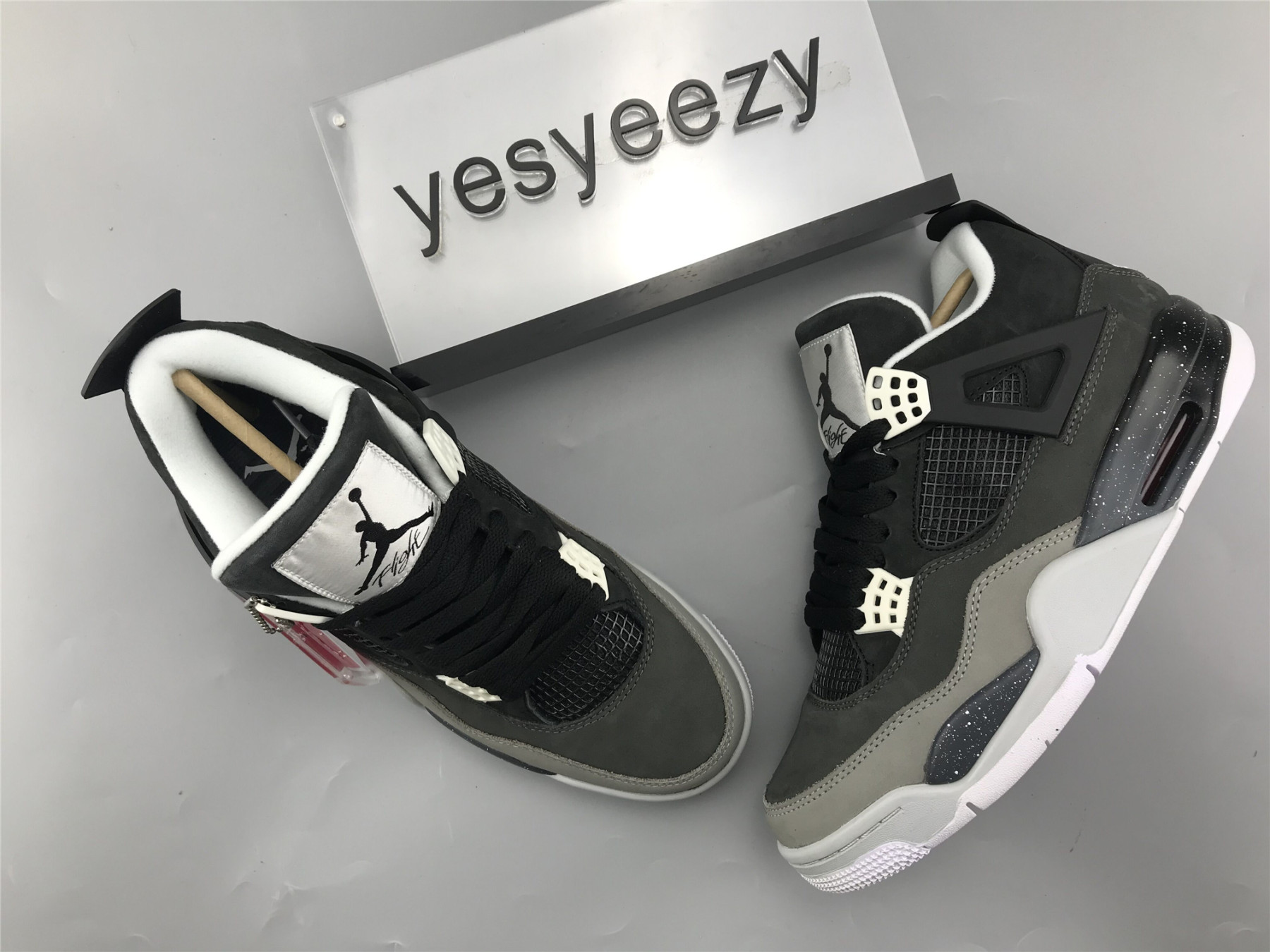 UA AIR JORDAN 4 RETRO "FEAR PACK"