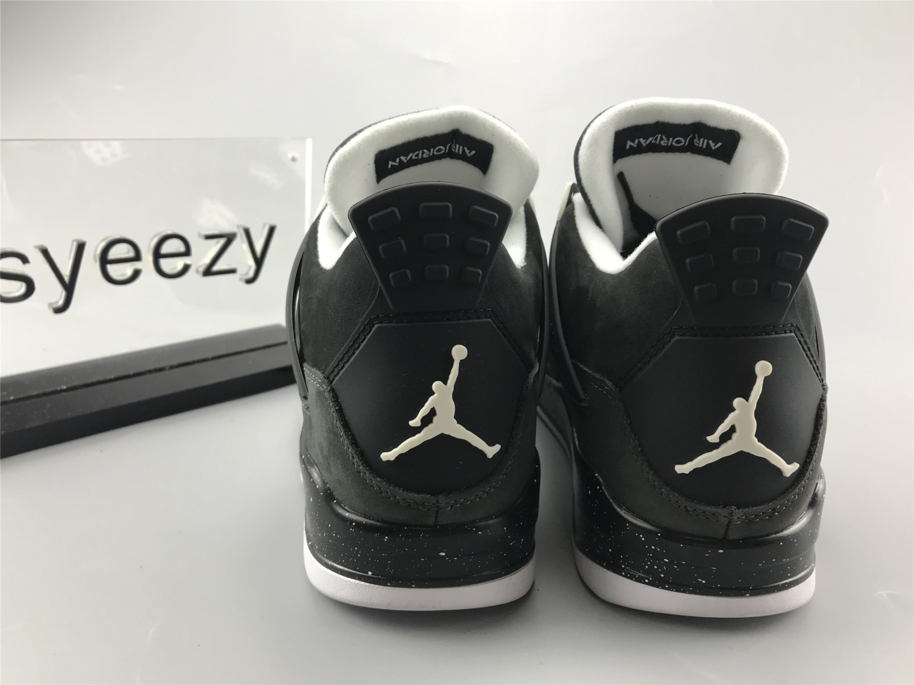 UA AIR JORDAN 4 RETRO "FEAR PACK"