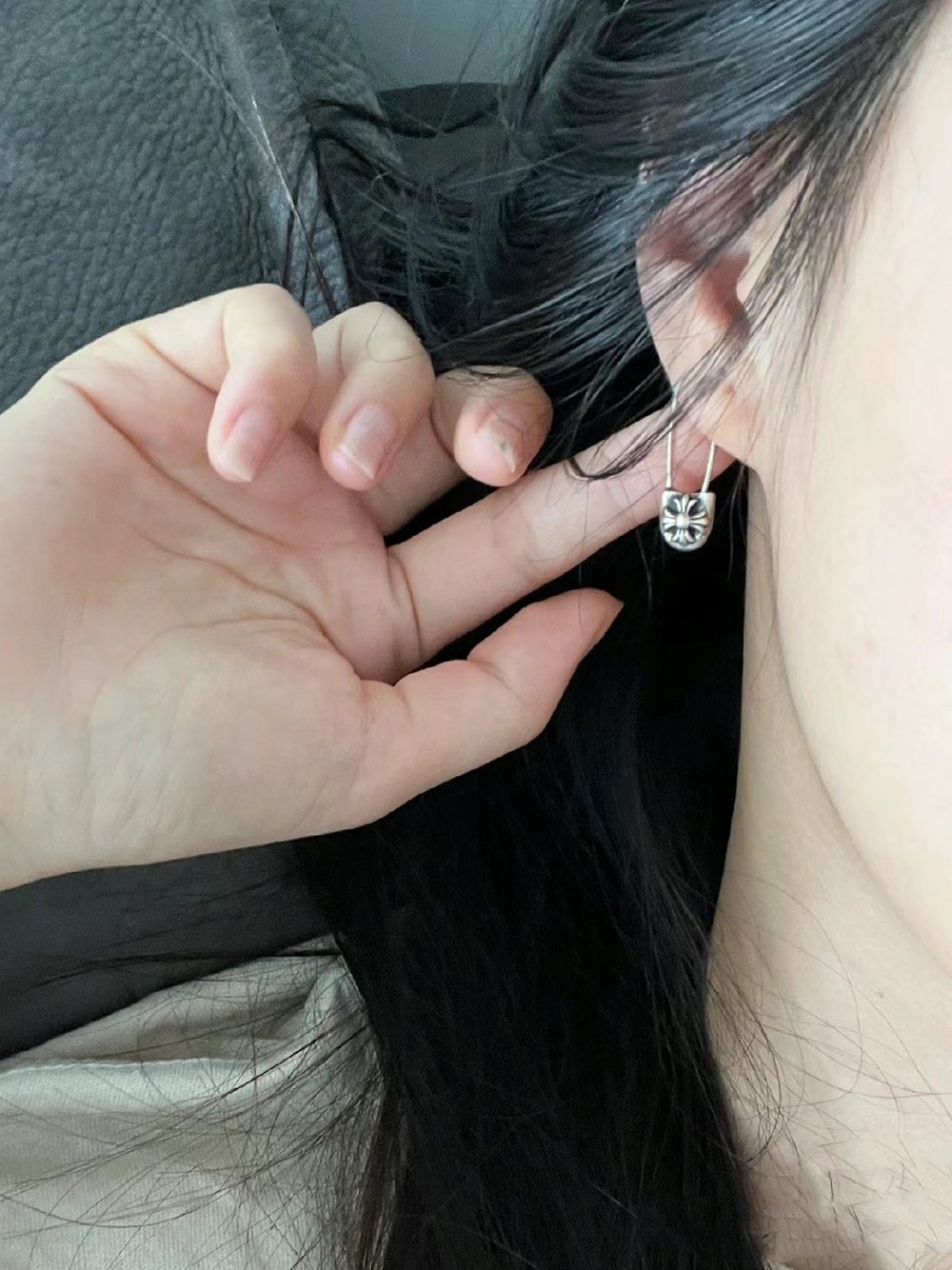 Ch*0me He**ts Earrings