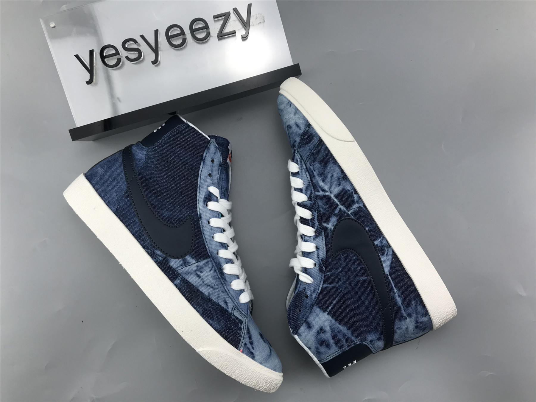 UA NIKE BLAZER MID 2020