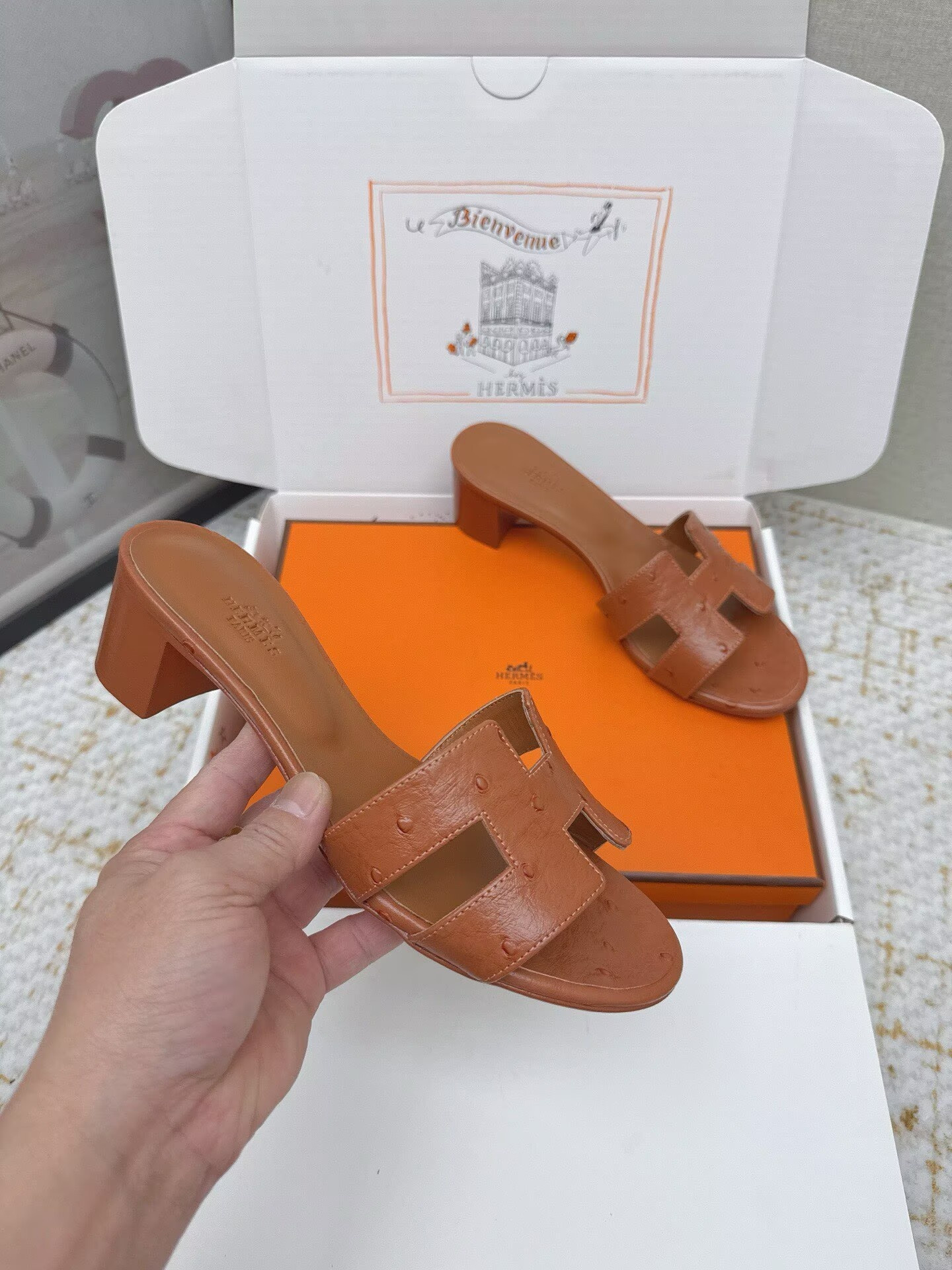 UA Hermès Oasis Sandal