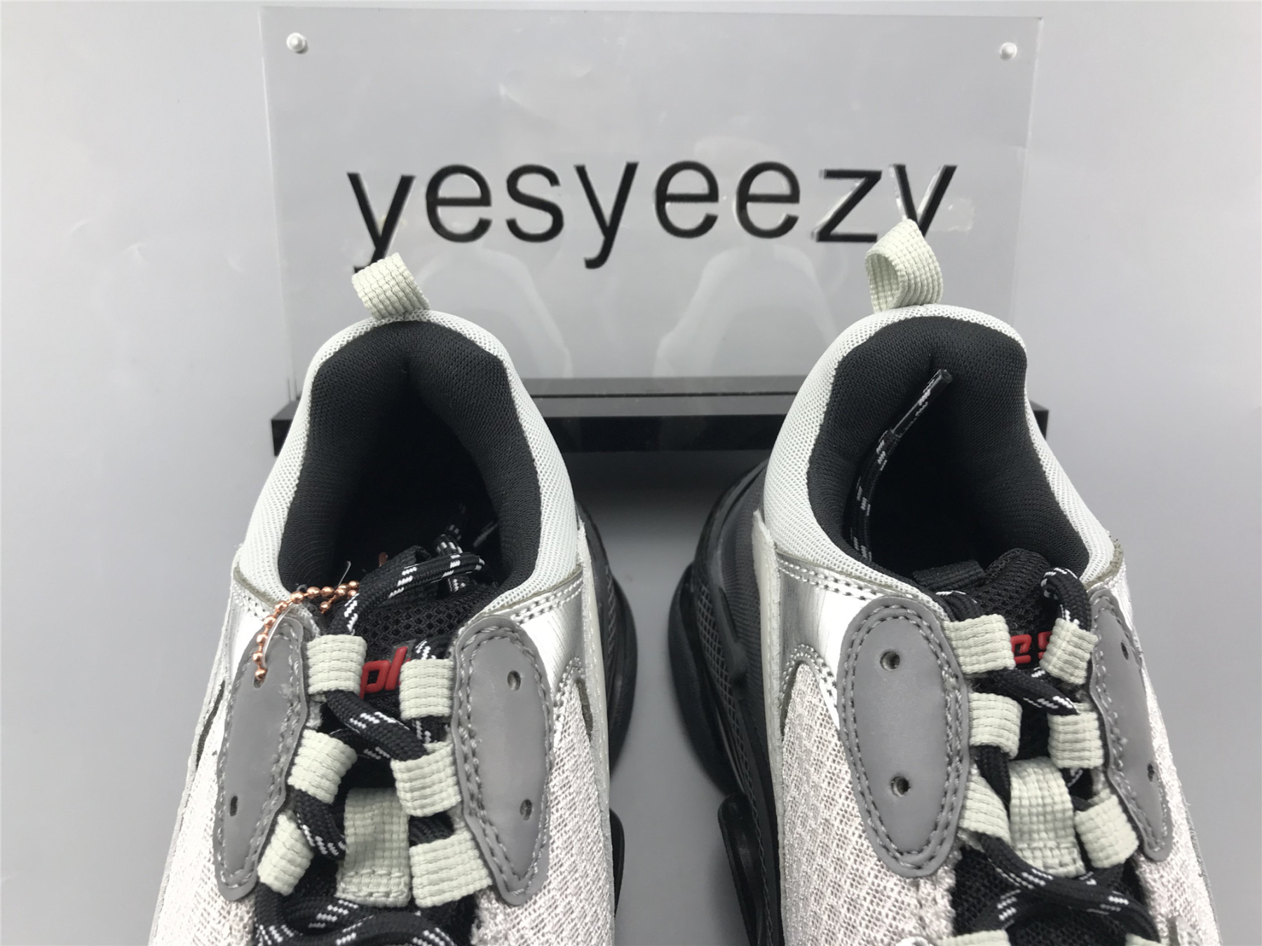 UA TRIPLE S SNEAKER BLACK AND SLIVER