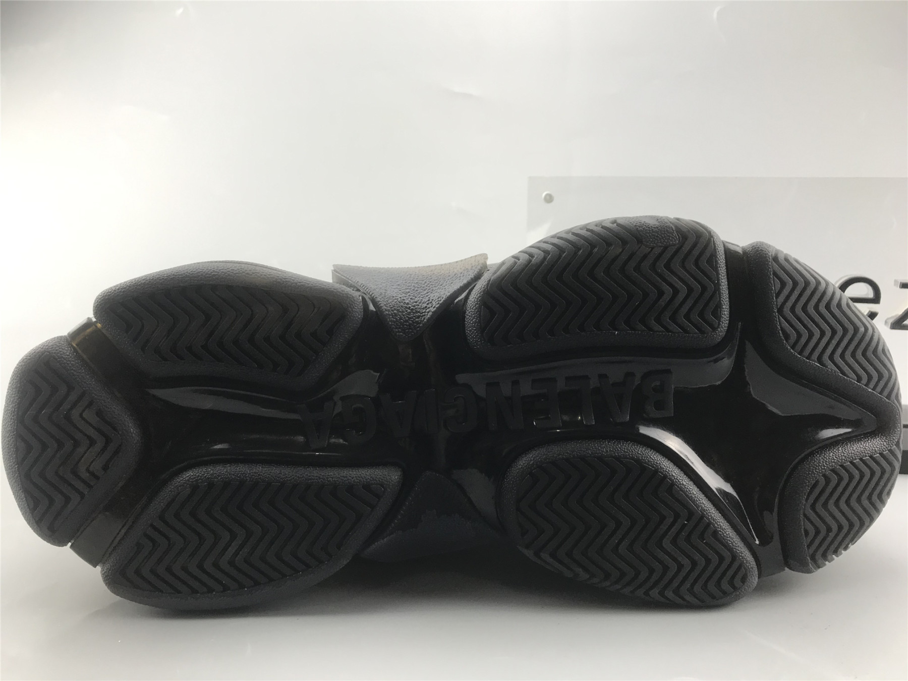 UA TRIPLE S SNEAKER BLACK BROWN RED