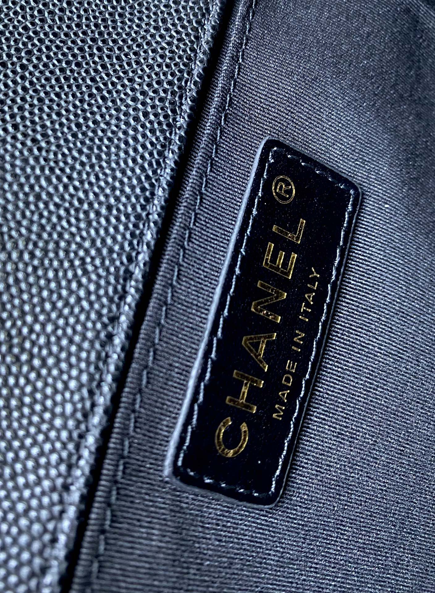 CHANEL Small BOY Handbag A67085 12x20.5x8.5cm