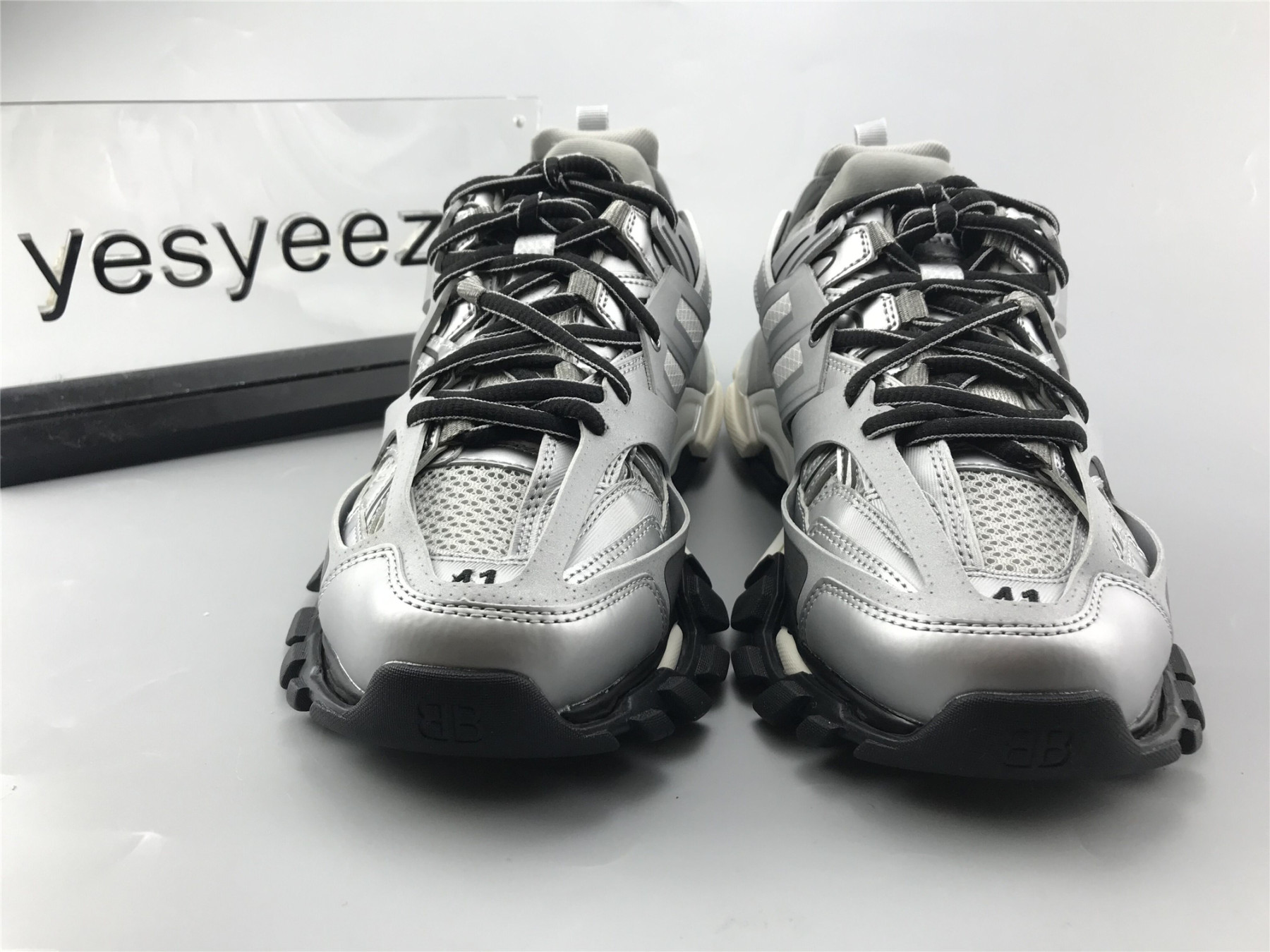 UA TRACK SNEAKER IN BLACK AND SILVER MESH AND NYLON