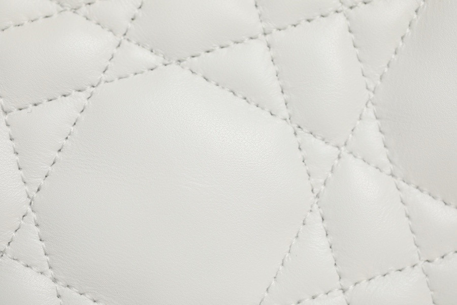 Lambskin Cannage Medium D10r Vibe Hobo Bag White