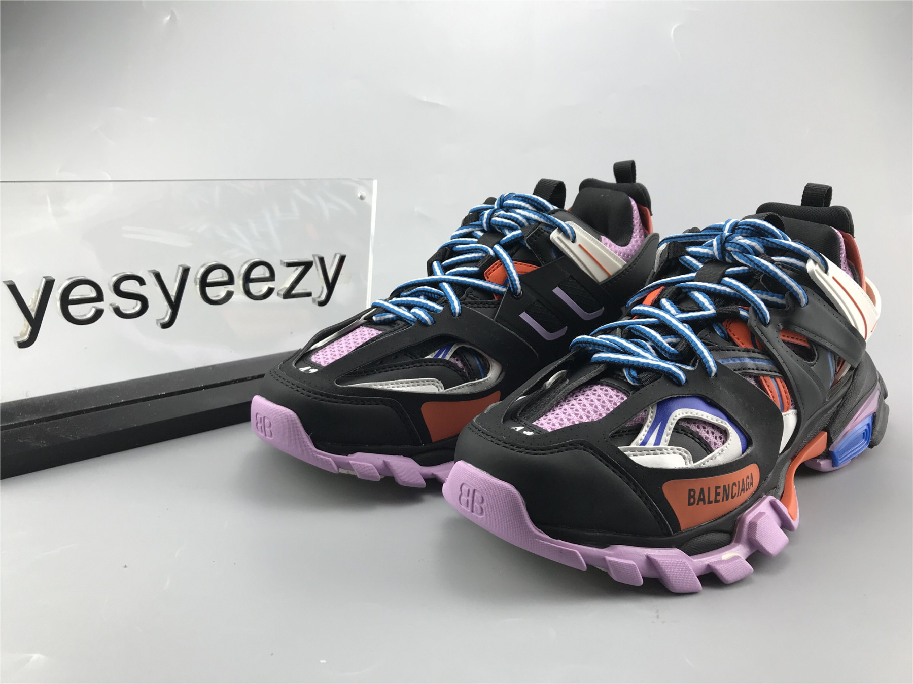 UA TRACK SNEAKER IN ROSE AND ORANGE MESH AND NYLON