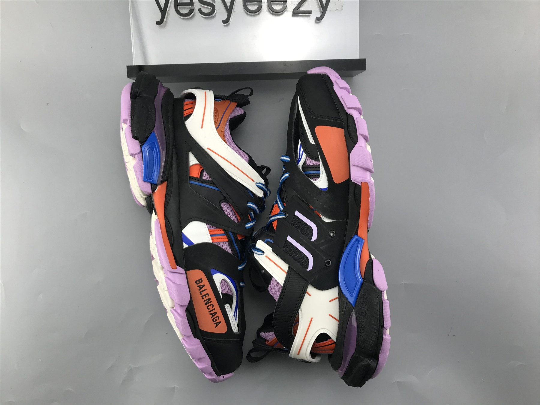 UA TRACK SNEAKER IN ROSE AND ORANGE MESH AND NYLON