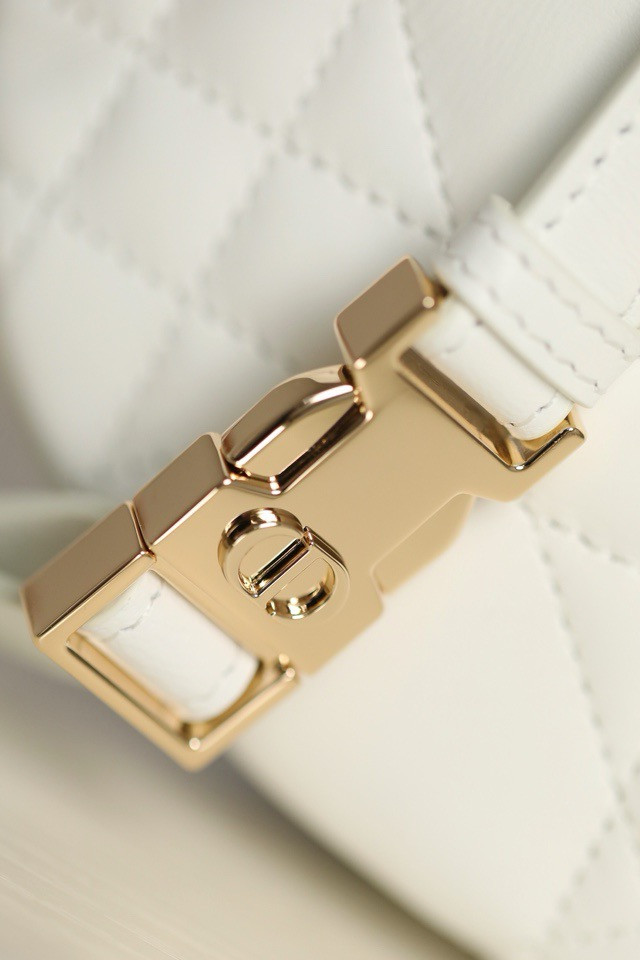 Lambskin Cannage Medium D10r Vibe Hobo Bag White