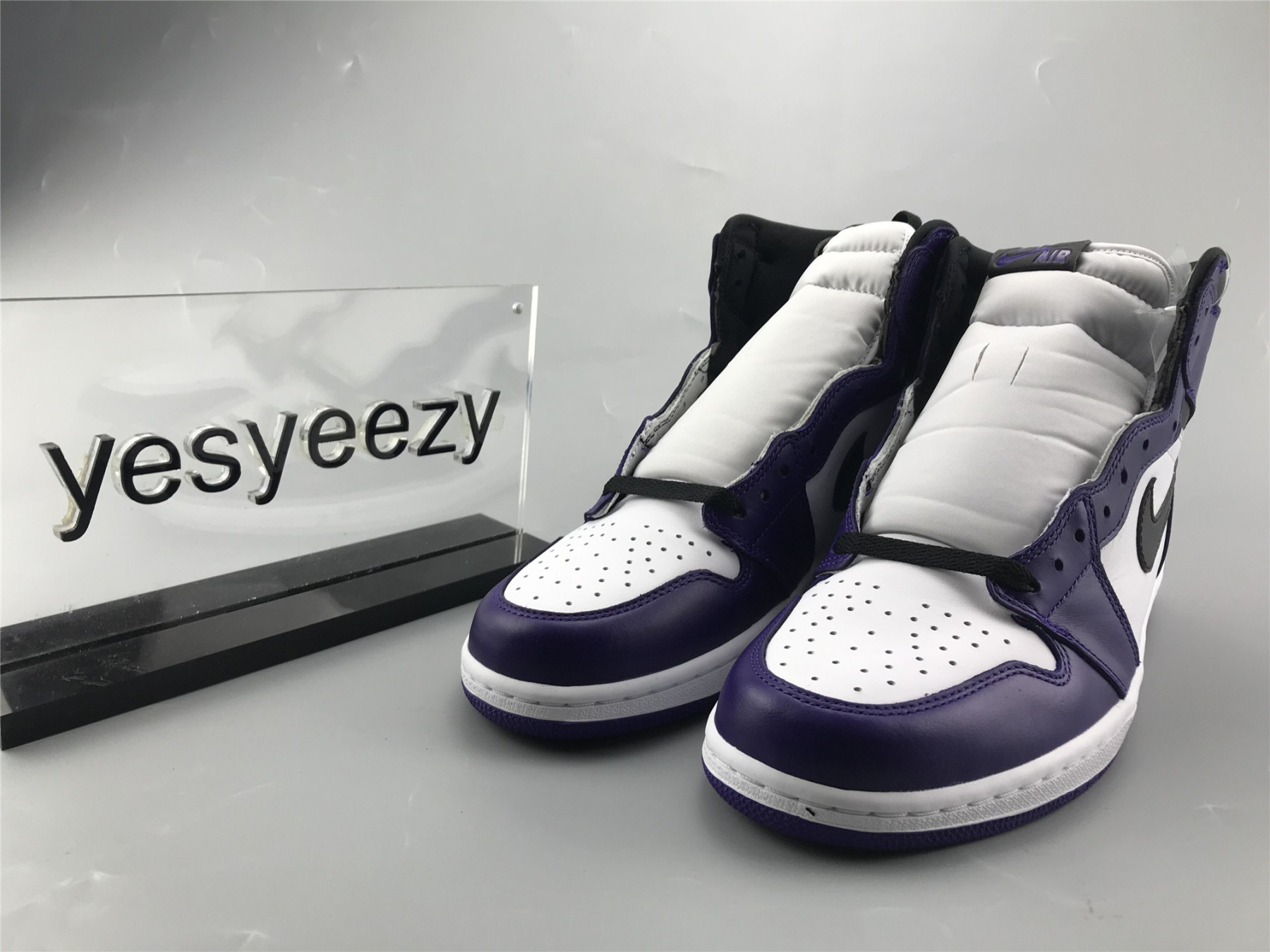 UA  AIR JORDAN 1 RETRO HIGH OG 