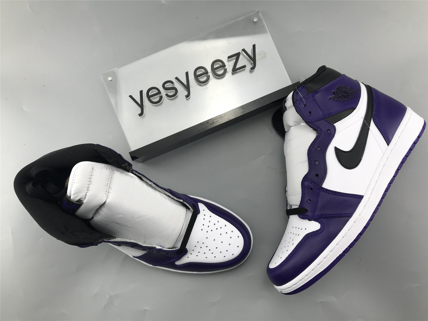 UA  AIR JORDAN 1 RETRO HIGH OG 