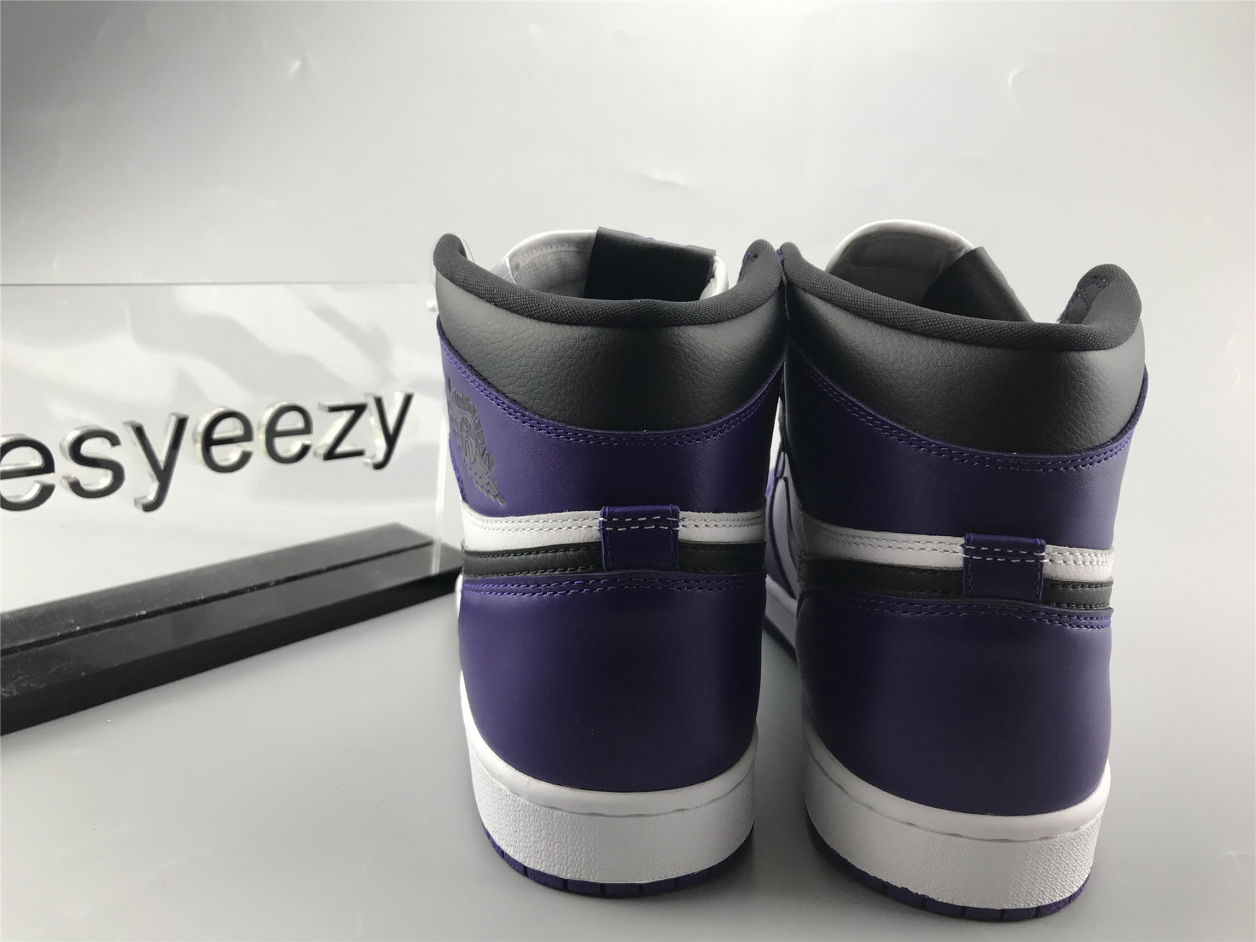 UA  AIR JORDAN 1 RETRO HIGH OG 