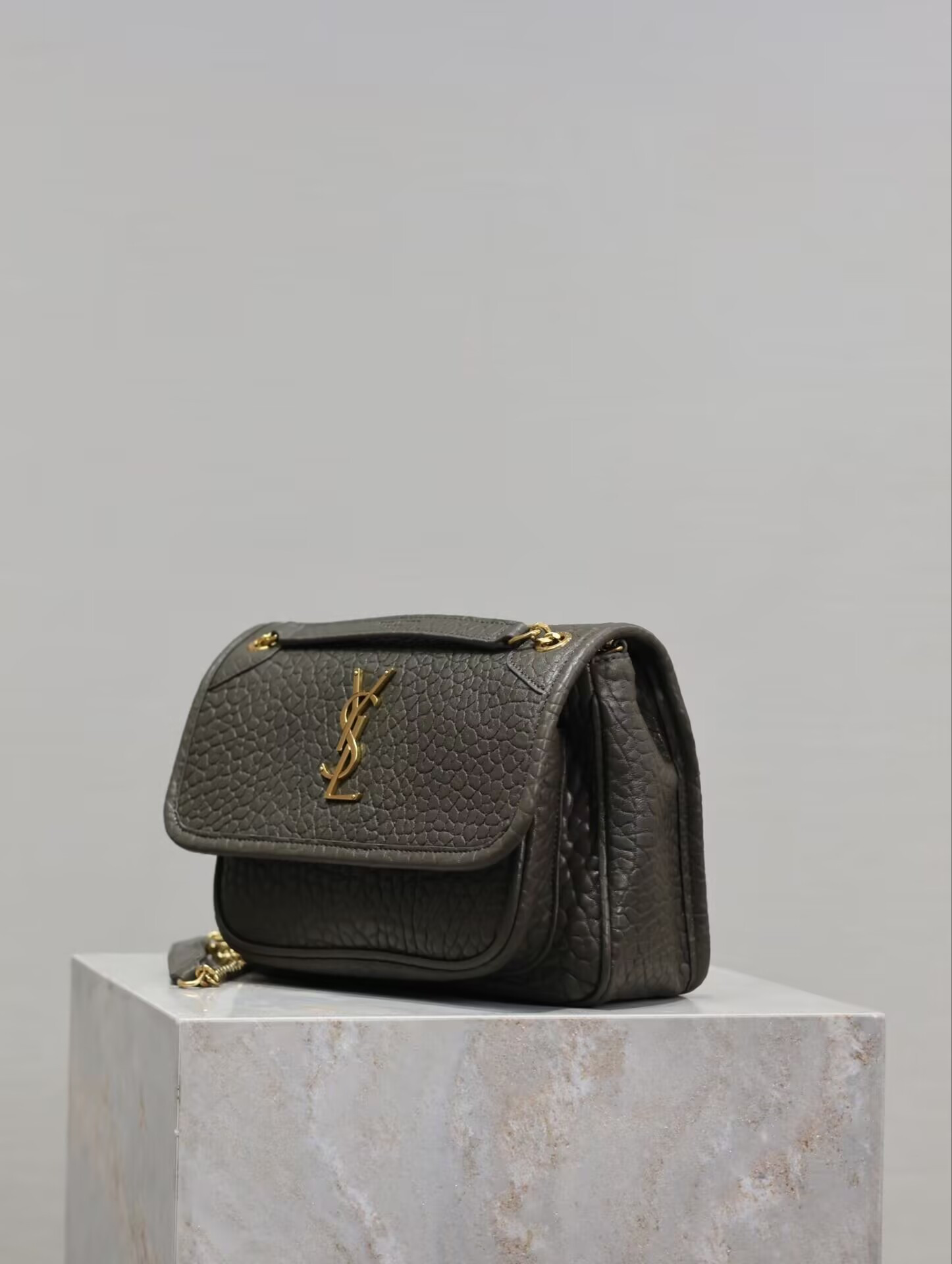 Y51 Niki Mini in grained lambskin 828736 12.5x18x5cm