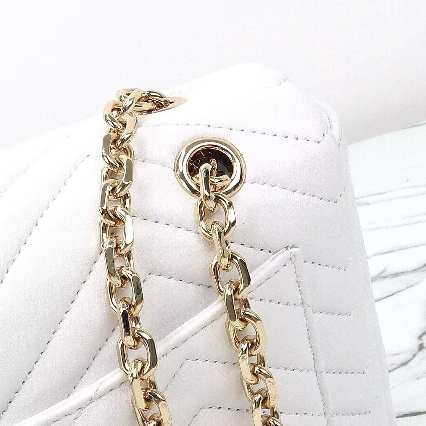 Gucci GG Marmont medium shoulder bag 26x15x7cm