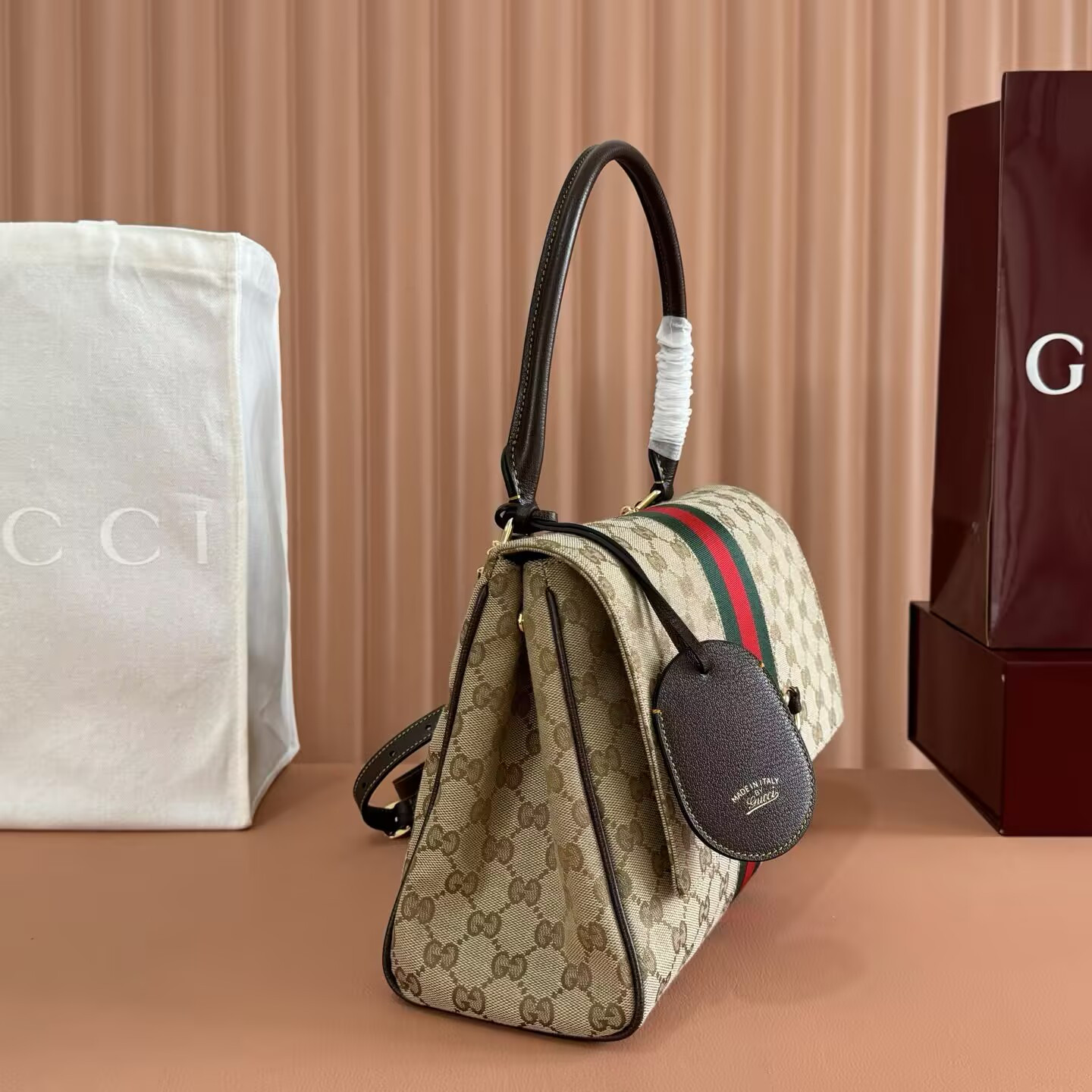 Gucci Paparazzo Medium Top Handle Bag 32x24x17cm