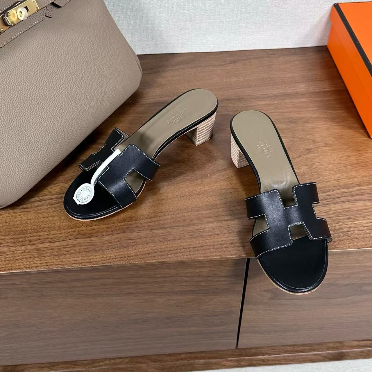 UA H**me5 Oasis Sandal