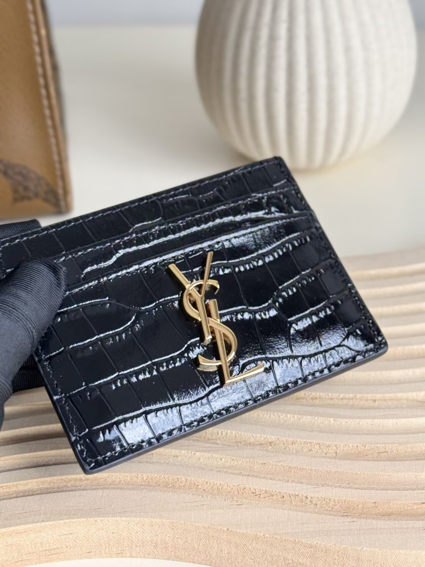 Y51 Card holder 10x7.5x0.5cm