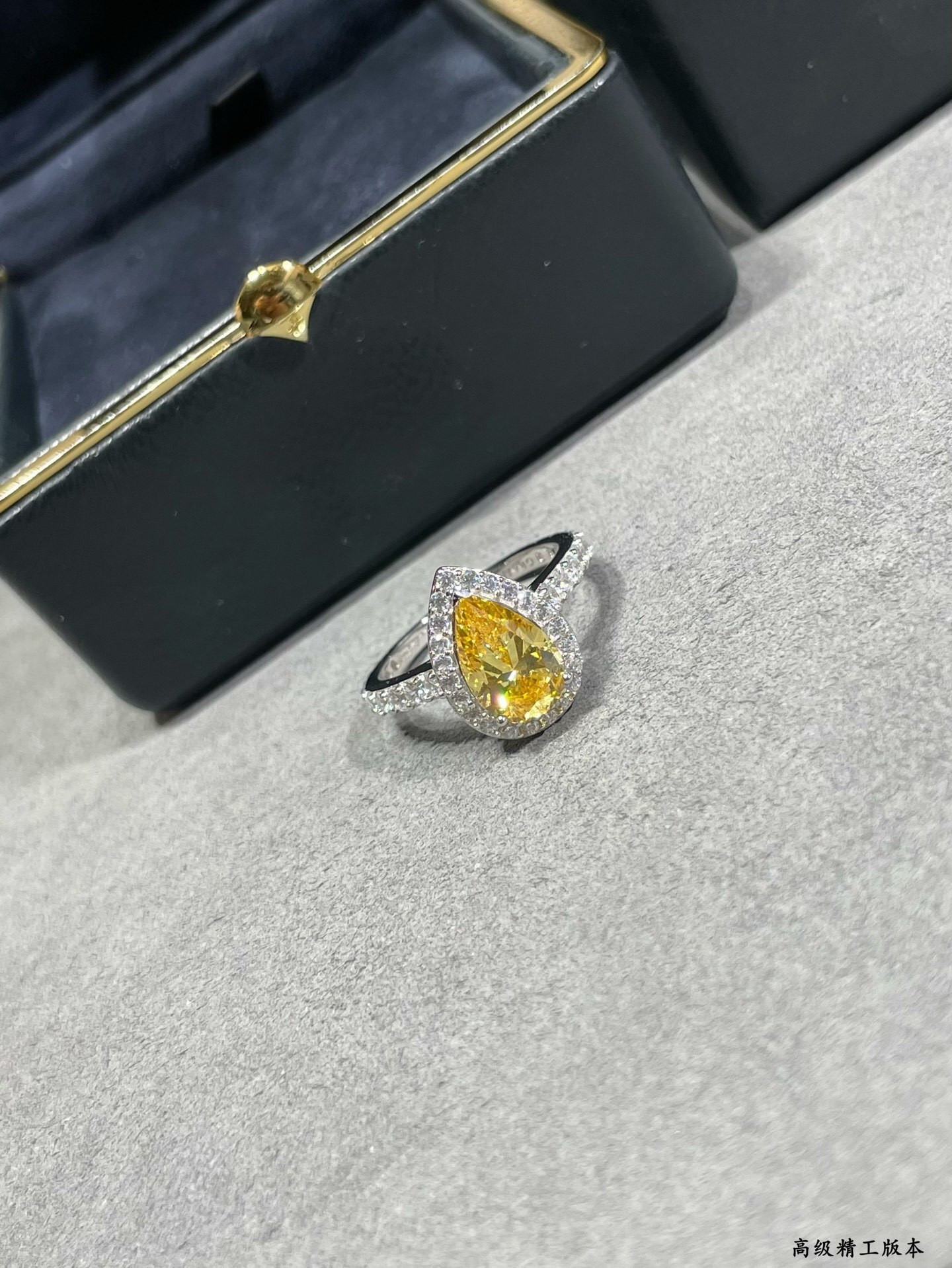 Graff Teardrop-shaped D1am0nd Ring Ag925