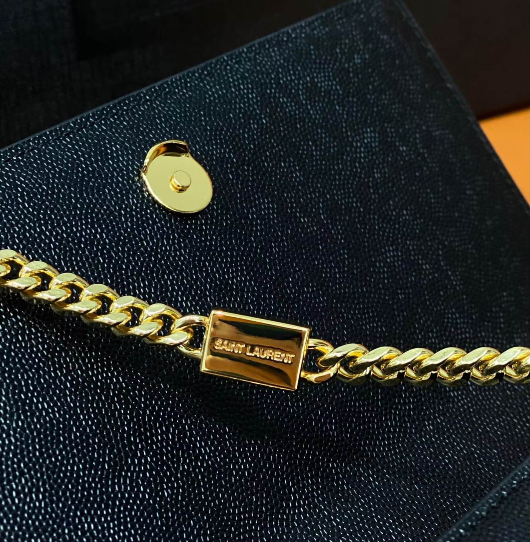 Y51 KATE SMALL IN GRAIN DE POUDRE EMBOSSED LEATHER 20x12.5x5cm