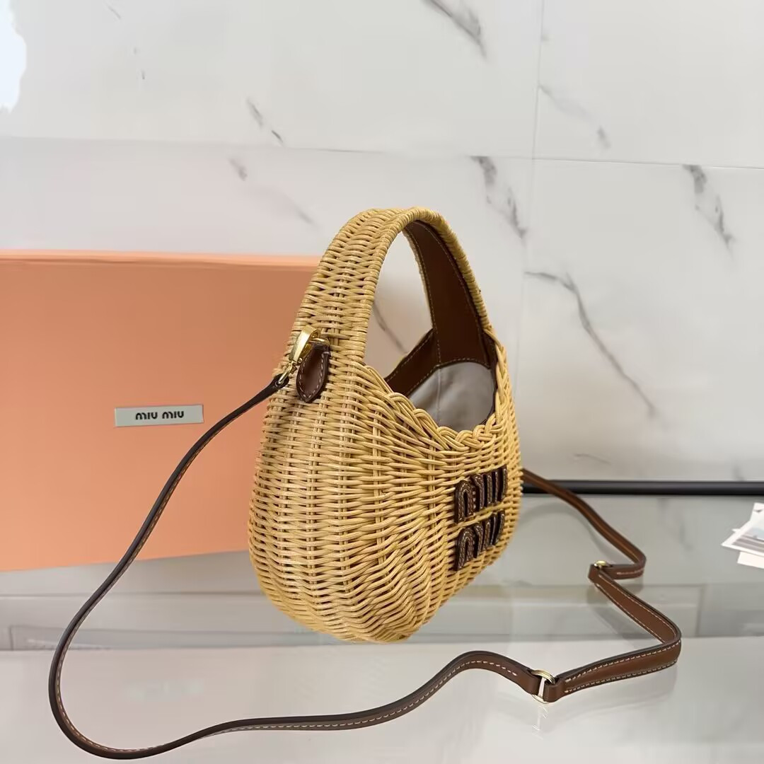 Miu Miu Wander Wicker Handbag 20x17x6cm